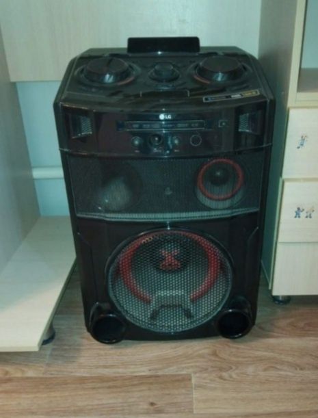 Продаётся  музыкальный центр