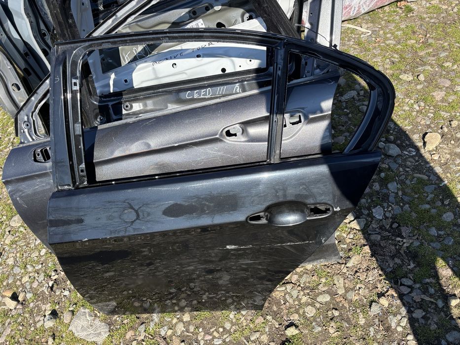 Врата БМВ Е90/BMW 3 E90