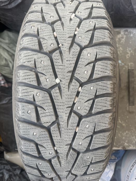 Продам комлеки шин с дисками Yokohama