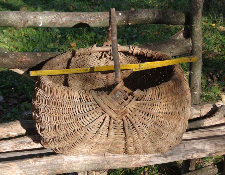 Стари плетени кошници и плетен кош
