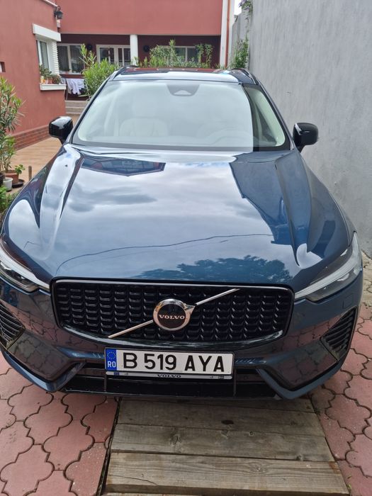 Volvo  xc 60 T 8 AWD R-Desing Plug-in  Hibrid  448 cp