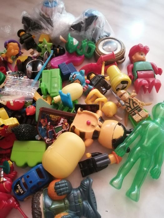 Игрушки киндеры и мослы