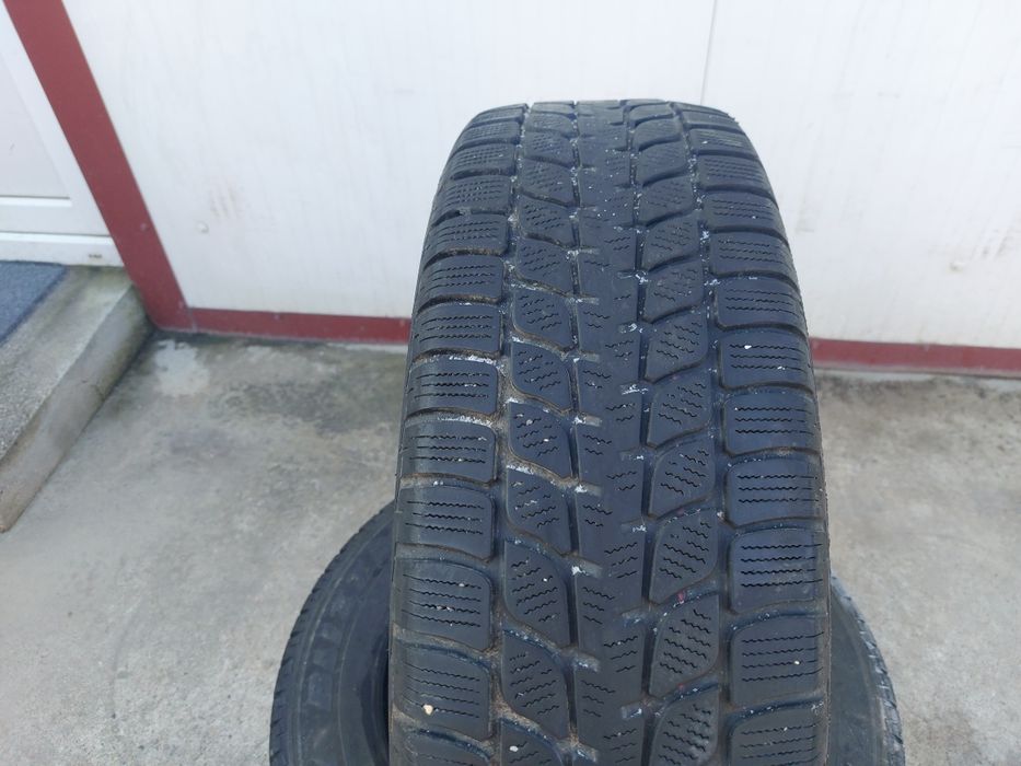 100 lei bucata! Doua anvelope IARNA/M+S 215 70 16 Bridgestone