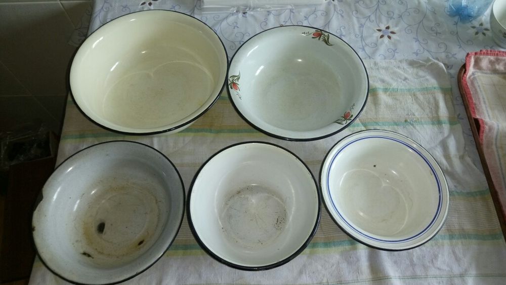 Тазы эмалированные