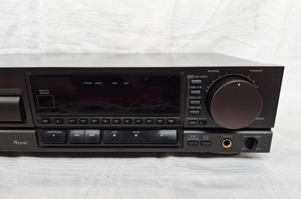 CD player Technics SL PG 520 A, fabricat in Germania.