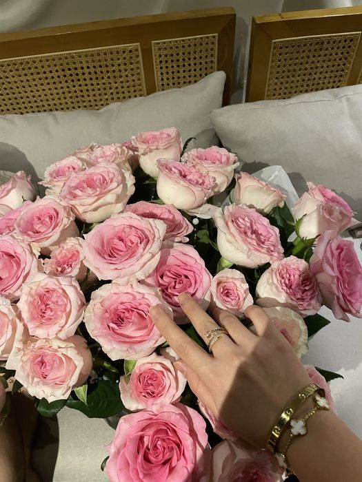 Букет цветов с горшком