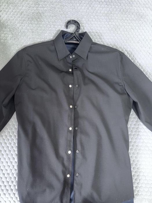 Белые слаксы и рубашки