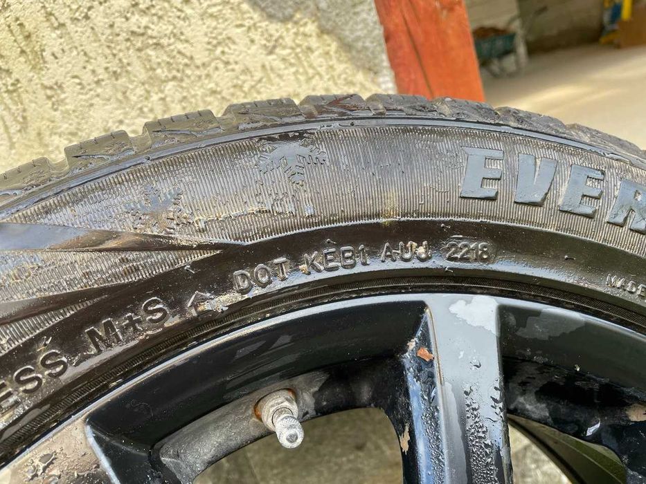 Зимни гуми 215/55/R16 Evergreen с джанти