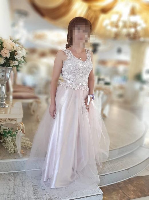 Официална рокля носен само един път