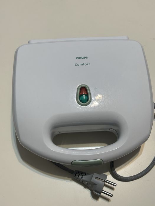 Вафельница PHILIPS новая