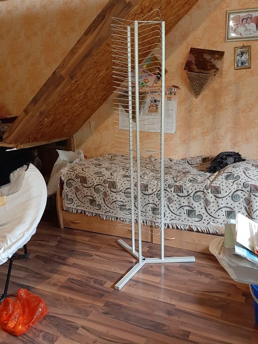 Продаём стойку для на 180 дисков