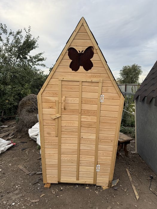 Классически уличный туалет