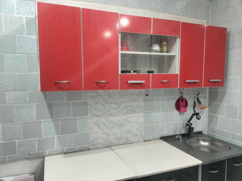 Продам кухонный гарнитур с. мойкой