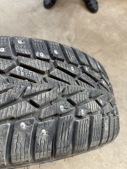 Продаю зимние шины NORDMAN7 215/60 R16