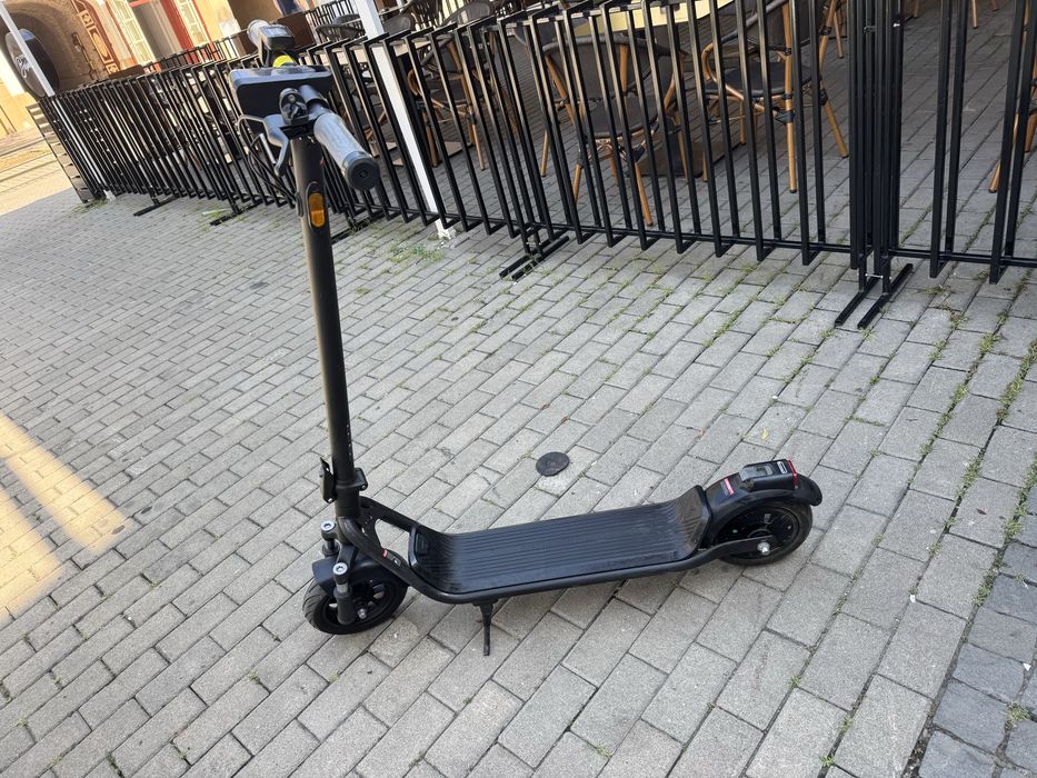 Vând trotinetă electrica NIU