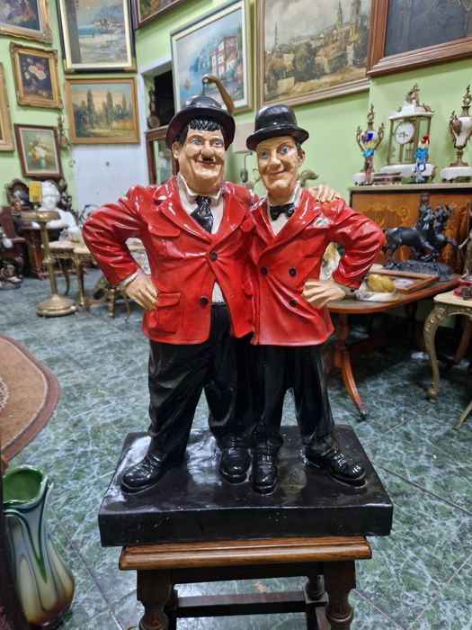 Чудесна антикварна английска фигура Лоръл и Харди