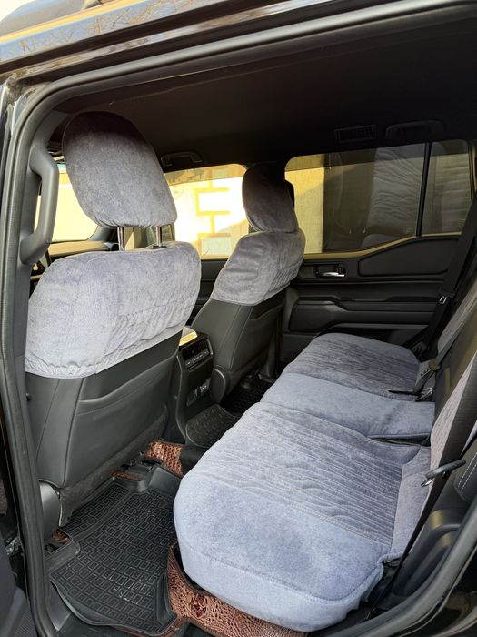 Land cruiser prado 250