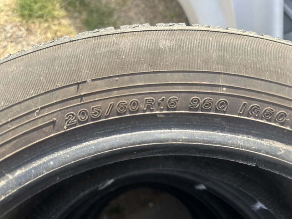 Продам зимние шины в комплекте
