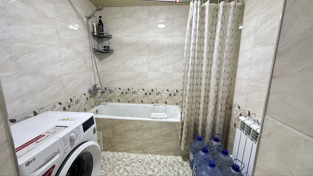 Срочно продаётся 2х комнатная квартира Гагарин Иняз с 6 верандой