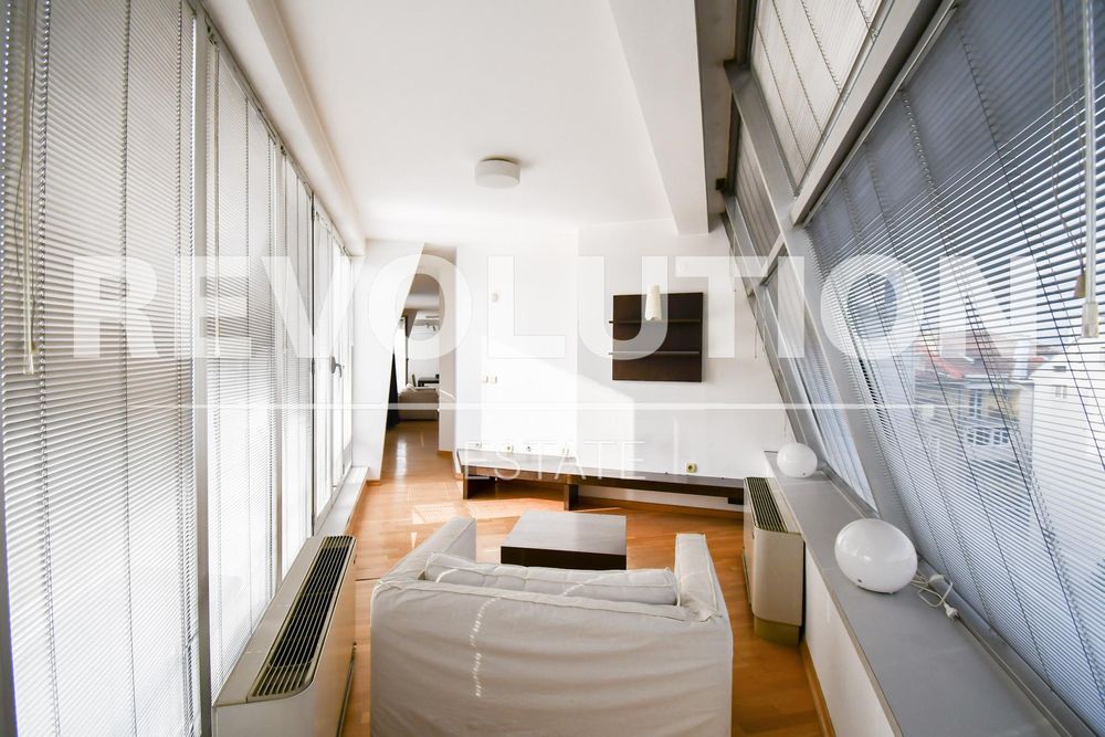 Мезонет с ГАРАЖ в центъра на София.