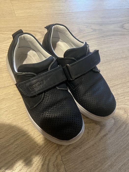 Продам ботинки для школы