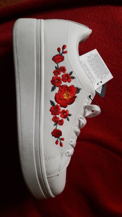 vand incaltaminte sport imprimeu floral-NOU sau roz