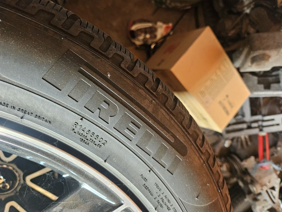 Лети джанти с чисто нови зимни гуми  235 55 19 за Audi q5