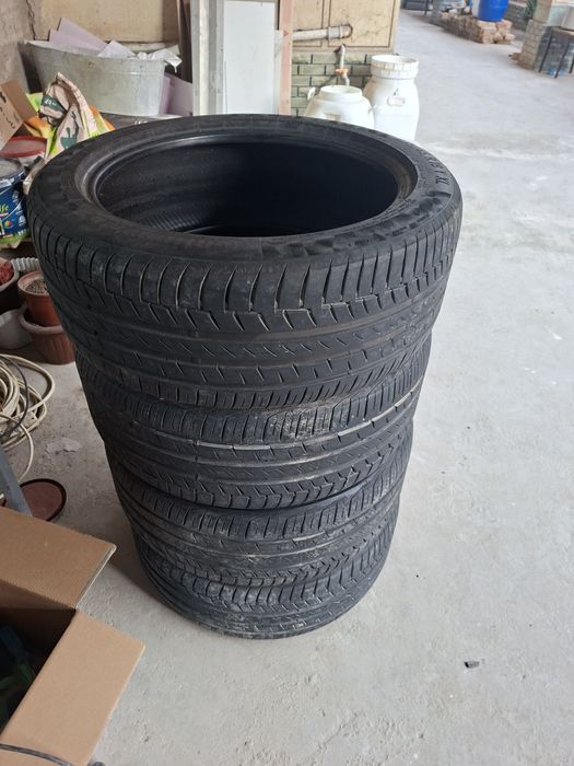 Шины 235/45/18 Continental