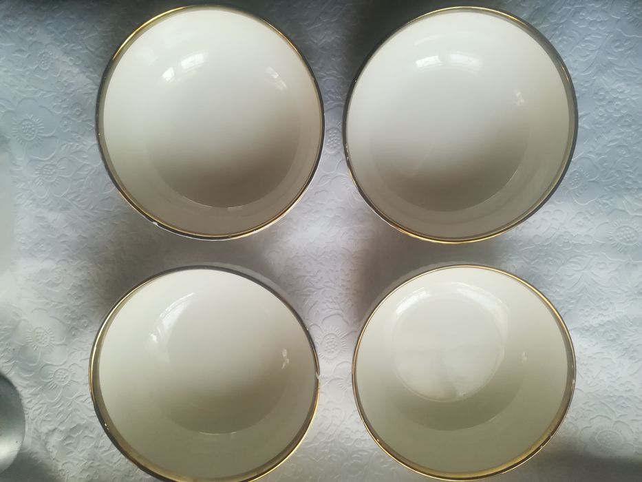 Продам тарелки красивые