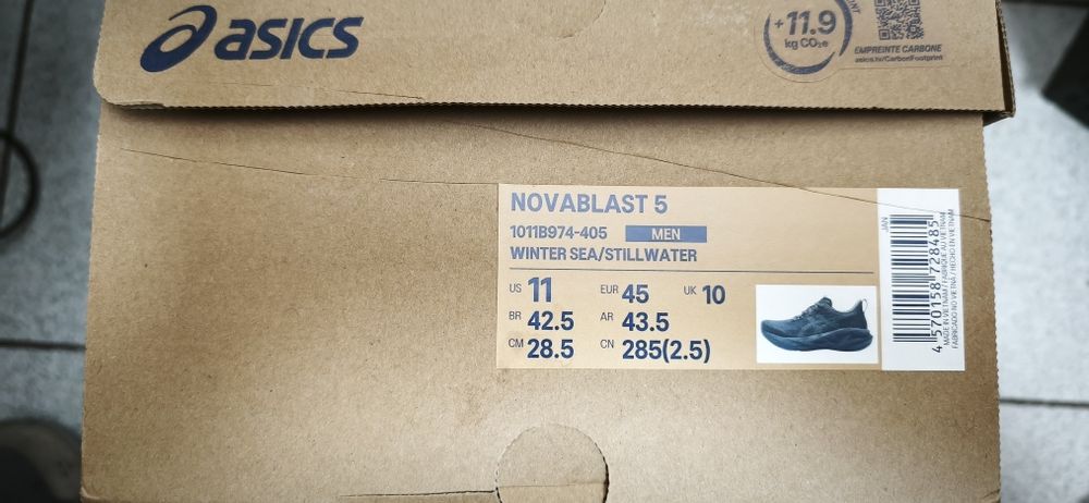 Маратонки Asics Novablast 5
