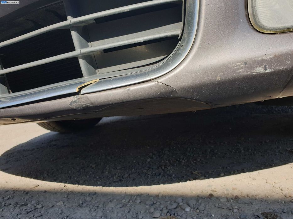 Bara Spoiler Fata cu Grile Proiectoare cu Imperfectiuni Skoda Superb 2 Break Combi NFL Non Facelift 2008 - 2013 Culoare 9888 [K0042]