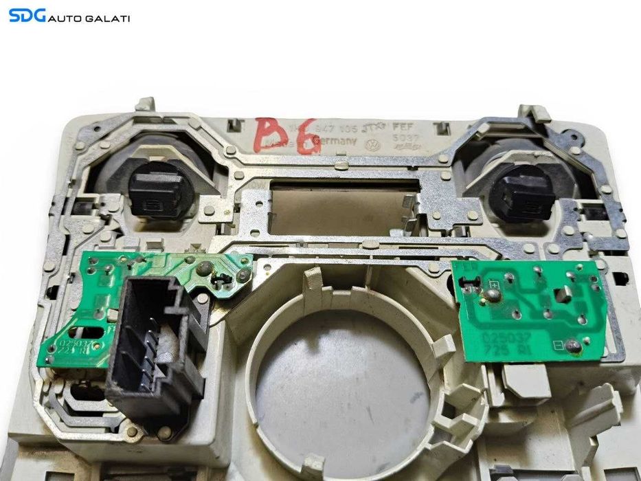 Lampa Iluminare Habitaclu Plafon Plafoniera cu Lumini Ambientala Volkswagen Passat B6 2005 - 2010 Cod 1K0947105 [L8683]