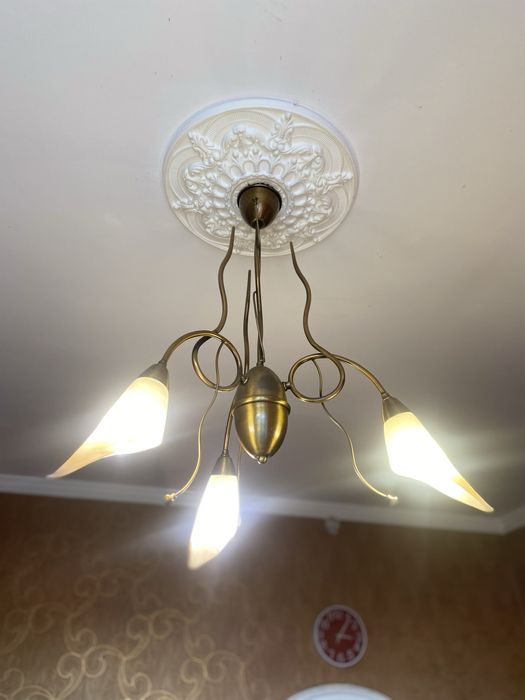 Люстра трехрожковая