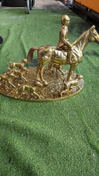 Конник с кучета.месимг