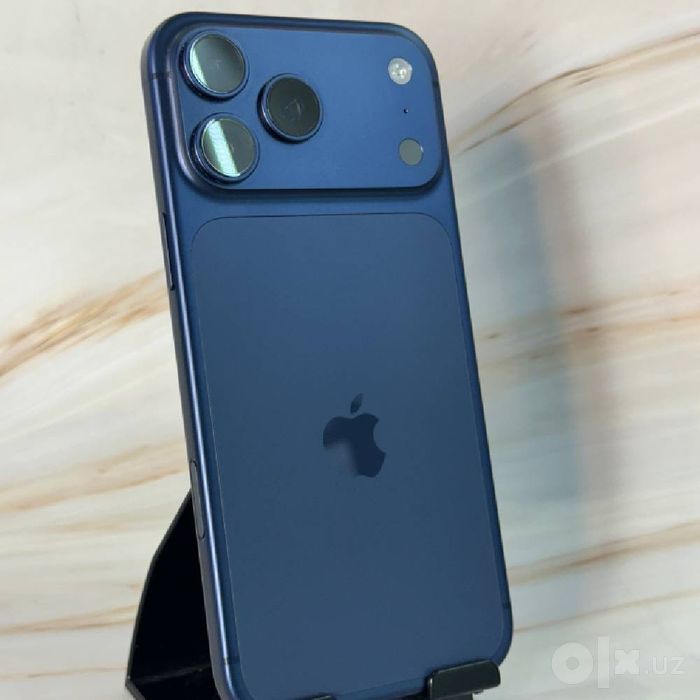 Iphone 17 Pro max deep blue