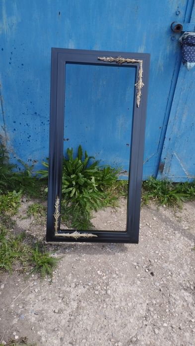 Продам цветочник на кладбище.