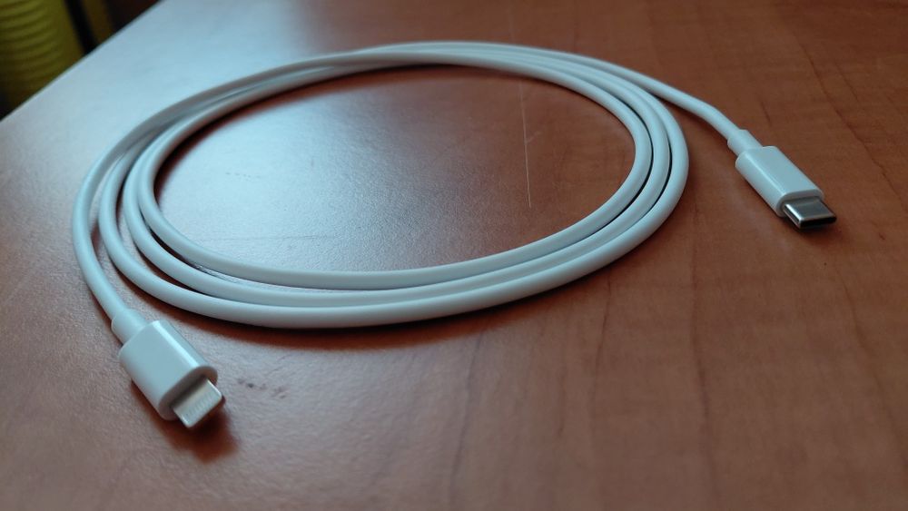 Cablu incarcare iPhone 14 Pro Max,de 1,9 m