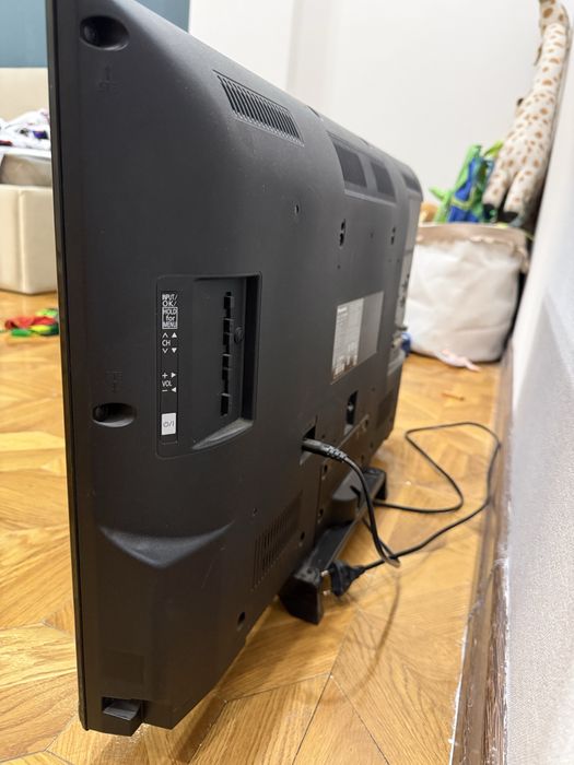 Отличный ТВ Panasonic, диагональ 85 см