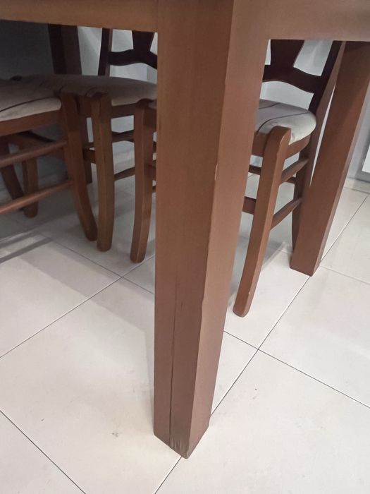 Масивна трапезна маса (120/80) с 4 стола – масив, отлично състояние