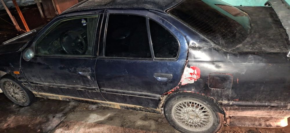 продам машину договорная 400000