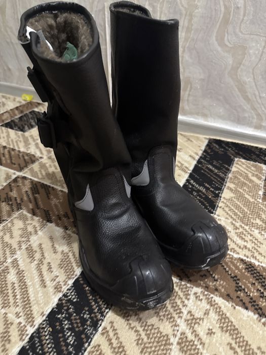 продаются обуви зимние