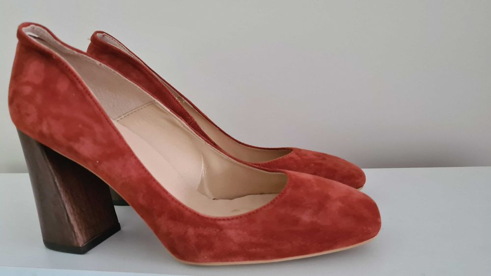 Елегантни обувки Adolfo Dominguez