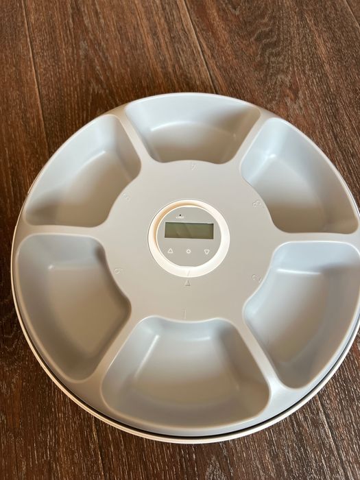 Автоматическая кормушка для кошек