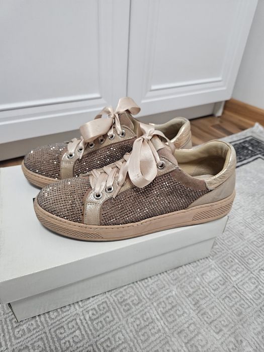 Кроссовки 39 размер кожа