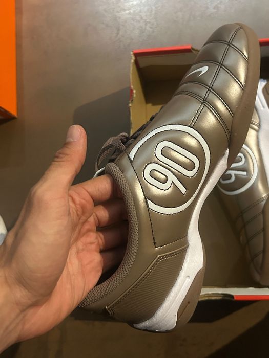 Adidași Nike fotbal noi nouți mărime 41