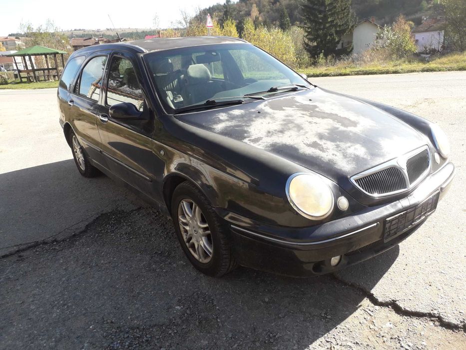 Ланчиа либра на части