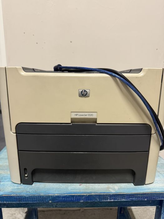 Принтер  hp черно белый