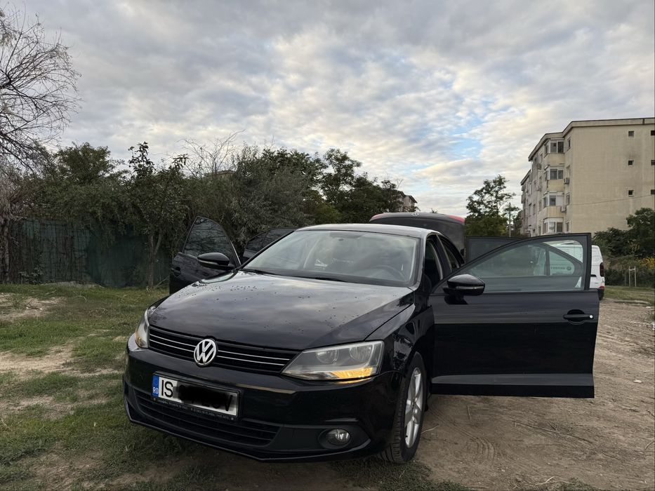 VOLKSWAGEN Jetta 2011 — imagine 1