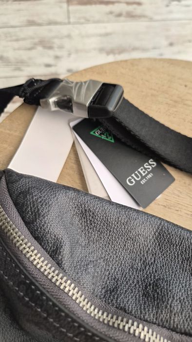 Нова! Guess - чанта