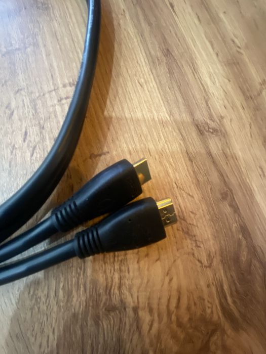 Два кабеля HDMI